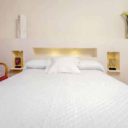 Sleeps 6 With Pool And Wifi Corralejo